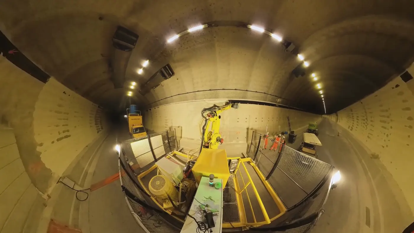 De freesrobots aan het werk in de Hubertustunnel